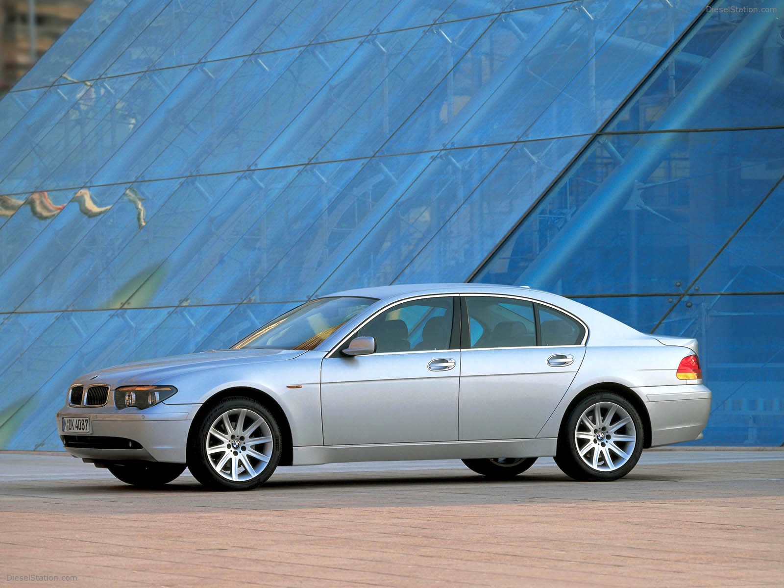 BMW 7 Series (2002)